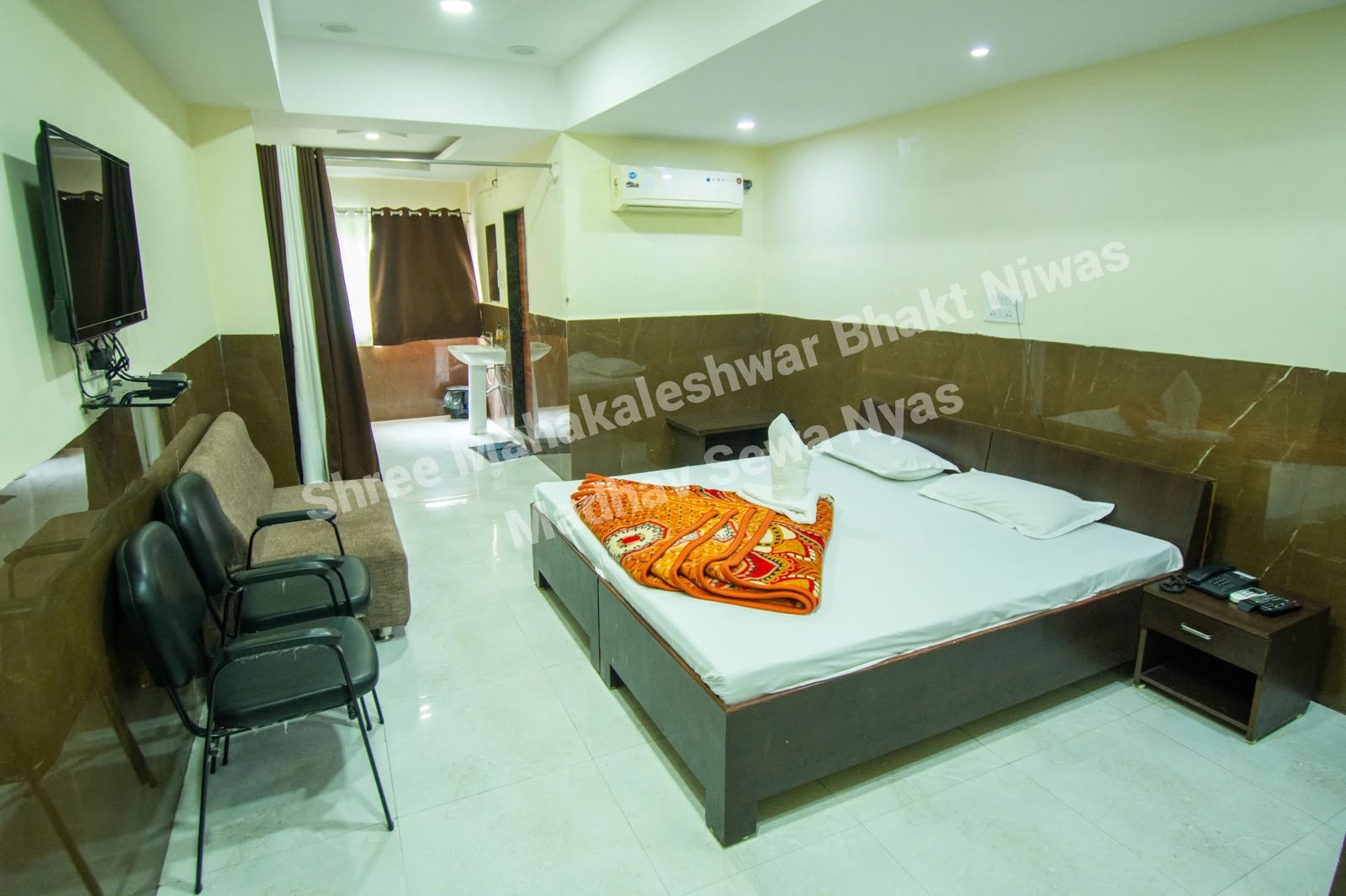 Uploaded room interior photograph; confirm the category shown before booking